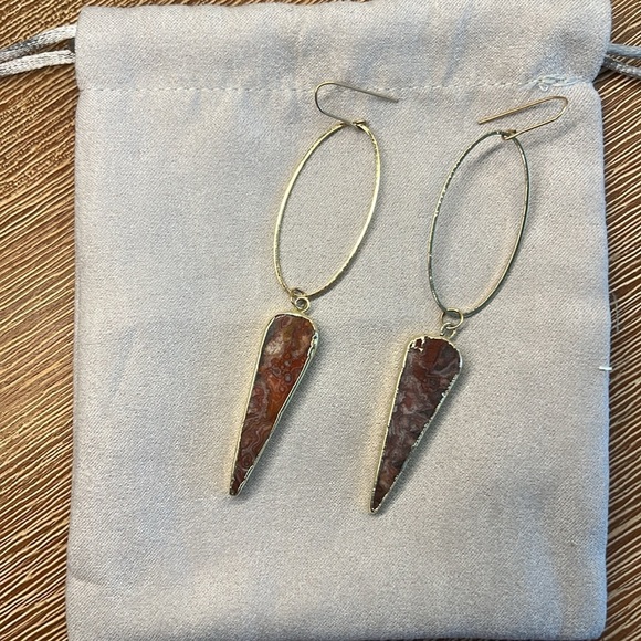 MANACULTURE Dangle Drop Earrings, handmade with genuine stone - Picture 5 of 7